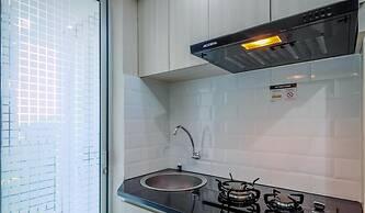 Comfy And Homey 2Br At Bassura City Apartment