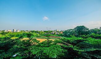 Comfy And Homey 2Br At Bassura City Apartment