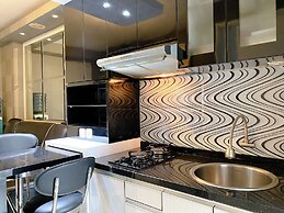 Best Strategic And Homey 2Br At Bassura City Apartment