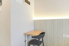 Good And Modern Studio At Sky House Alam Sutera Apartment