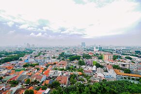 Modern And Homey 2Br At Green Pramuka City Apartment