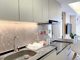 Best Deal And Comfy 2Br At Meikarta Apartment