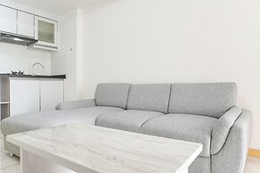Homey And Modern Design 2Br Apartment At M-Town Residence