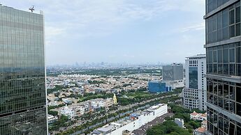 Serene And Best Location 2Br Gold Coast Apartment