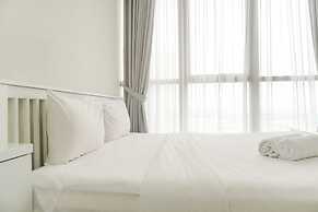 Serene And Best Location 2Br Gold Coast Apartment