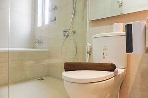 Serene And Best Location 2Br Gold Coast Apartment