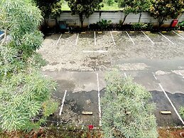 Modern Look And Homey Studio At Enviro Apartment