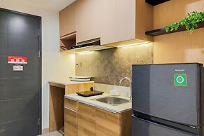 Restful And Cozy Stay Studio With Balcon At Collins Boulevard Apartmen