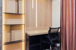 Restful And Cozy Stay Studio With Balcon At Collins Boulevard Apartmen