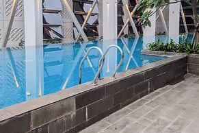 Homey And Modern 1Br At Paddington Heights Apartment