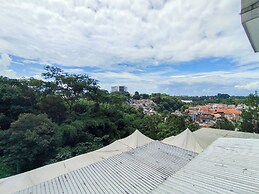 Strategic And Comfortable Studio Room At Galeri Ciumbuleuit 1 Apartmen