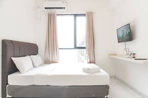 Well Furnished And Homey Studio Sky House Alam Sutera Apartment