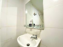 Cozy And Minimalist Studio Paltrow City Apartment