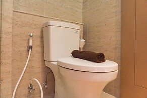 Modern Look And Comfy 2Br Gold Coast Apartment