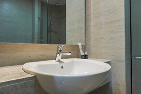 Modern Look And Comfy 2Br Gold Coast Apartment