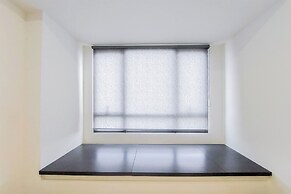 Modern Look Studio Room Collins Boulevard Apartment