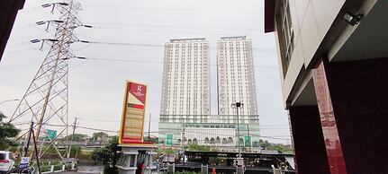 Simple And Comfortable Living Studio At Bale Hinggil Apartment