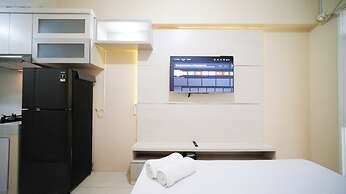 Simple And Comfortable Living Studio At Bale Hinggil Apartment