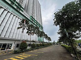 Simple And Comfortable Living Studio At Bale Hinggil Apartment