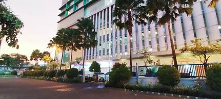 Simple And Comfortable Living Studio At Bale Hinggil Apartment