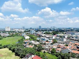 Restful And Well Designed Studio Transpark Juanda Bekasi Timur Apartme