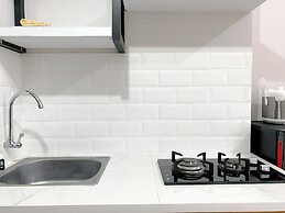 Restful And Well Designed Studio Transpark Juanda Bekasi Timur Apartme