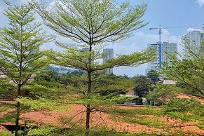 Comfortable Stay Studio At Kebagusan City Apartment