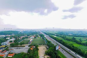 Best Homey And Nice Studio At Royal Sentul Park Apartment