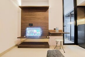 Best Deal And Homey 1Br Apartment Carstensz Residence