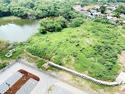 Comfortable And Spacious 3Br Meikarta Apartment