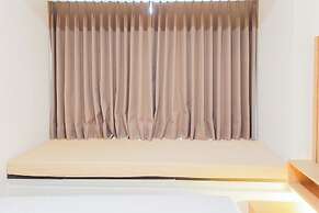 Homey And Cozy Living Studio At Collins Boulevard Apartment