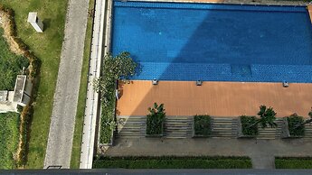 Restful And Modern 3Br At Daan Mogot City Apartment