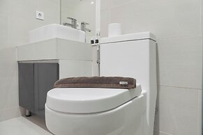 Restful And Modern 3Br At Daan Mogot City Apartment