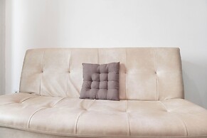 Simply Modern 1Br At Sky Terrace Apartment