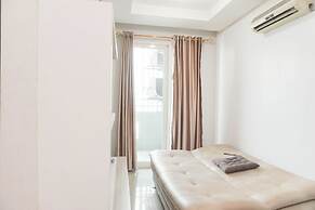 Simply Modern 1Br At Sky Terrace Apartment