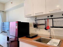 Clean And Homey 2Br At Meikarta Apartment
