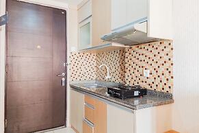 Cozy And Nice Studio At Great Western Apartment