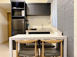 Restful And Modern Look 2Br At Meikarta Apartment