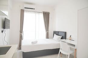 Nice And Cozy Studio At Sky House Bsd Apartment