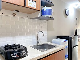 Homey And Minimalist Studio Gateway Park Lrt City Bekasi Apartment