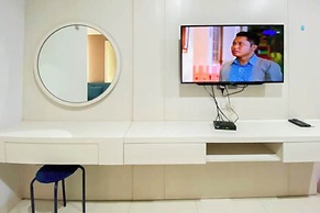 Good Homey Studio Apartment At Warhol (W/R) Residences