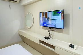 Good Homey Studio Apartment At Warhol (W/R) Residences