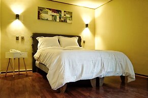 R Suites