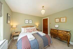 Binrock Lodge in Dundee City Council