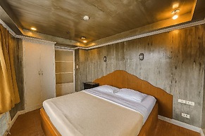 Connector Hostel