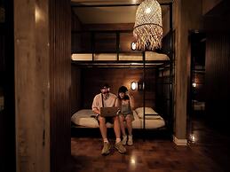 Connector Hostel
