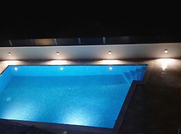 Apartment Ivan With Pool