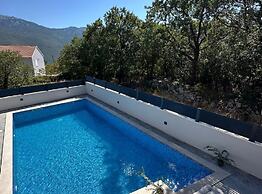 Apartment Ivan With Pool