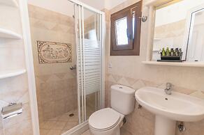 Nikos Apartments & Studios