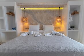 Nikos Apartments & Studios